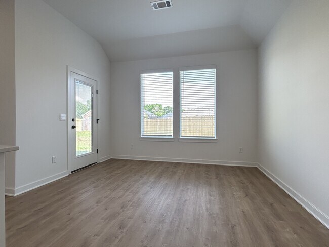 Building Photo - 522 N Goose Xing