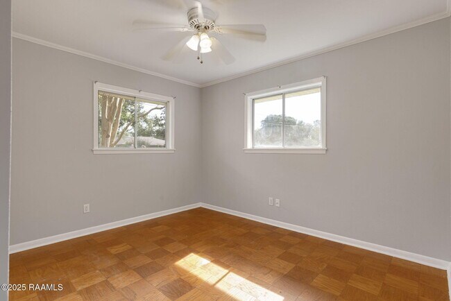 Building Photo - 408 Alice Dr