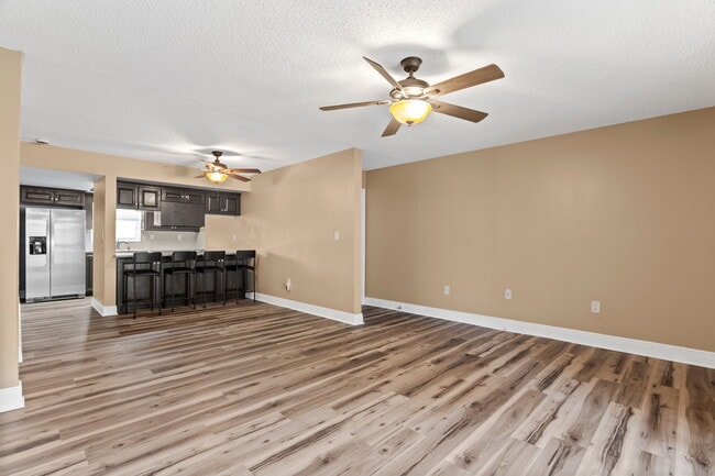 Building Photo - 252 Ulster Ln