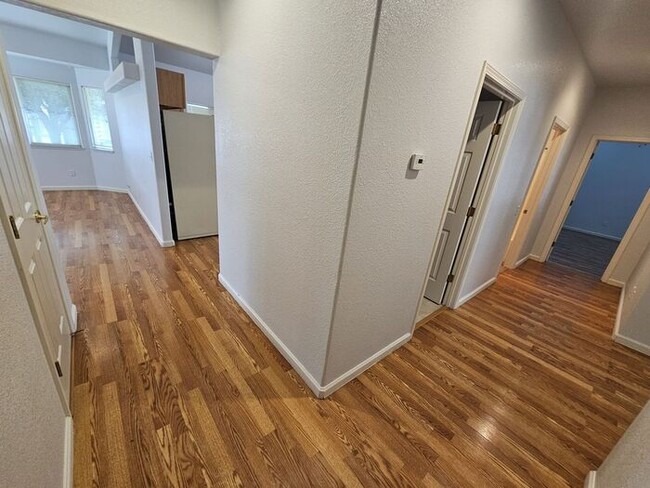 Building Photo - 3 bed 2 bath 2 Car Garage Cimarron Community Home FOR RENT!