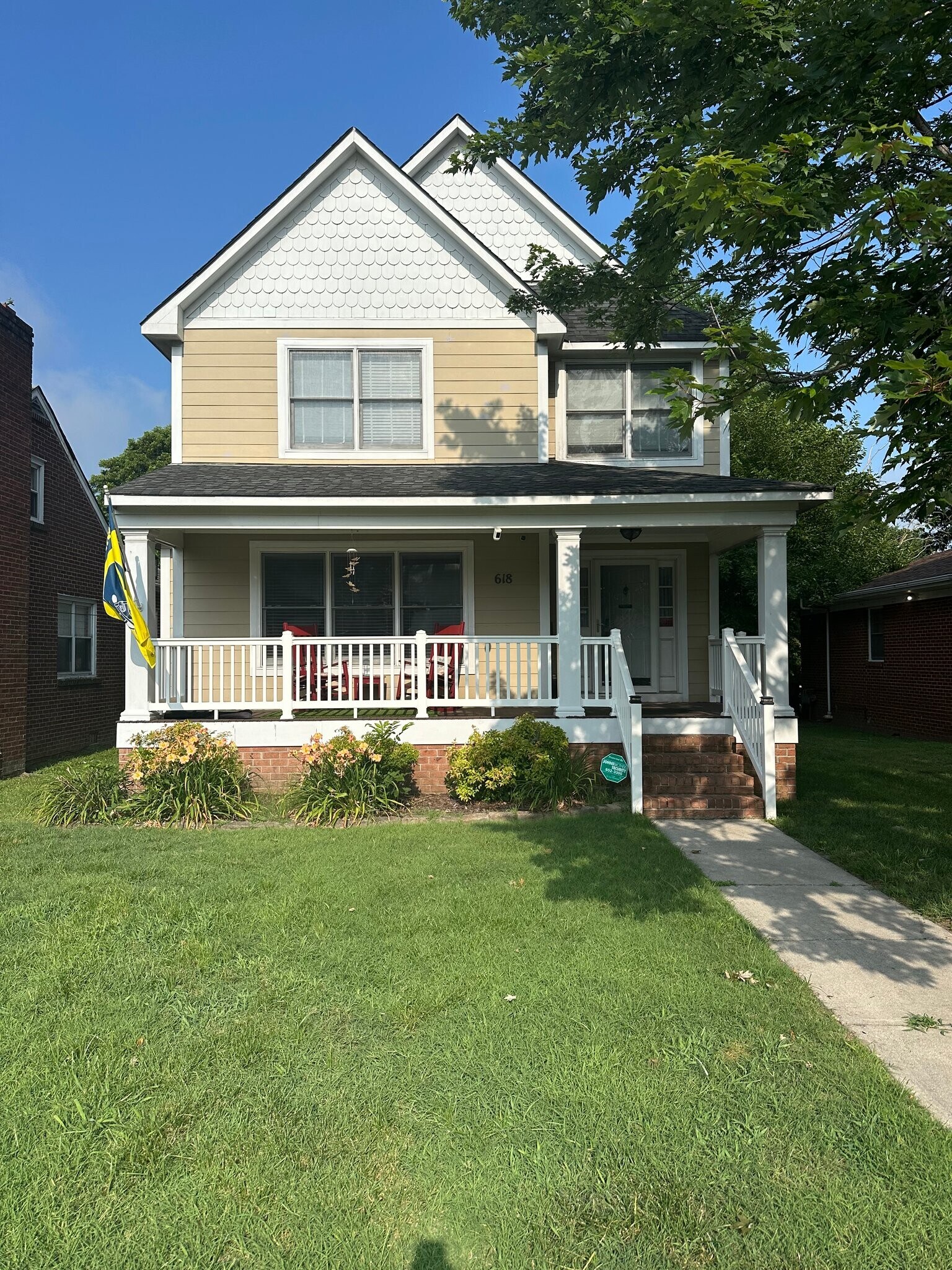 Building Photo - 618 Mt Vernon Ave