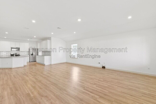 Building Photo - 7915 Murciana Dr