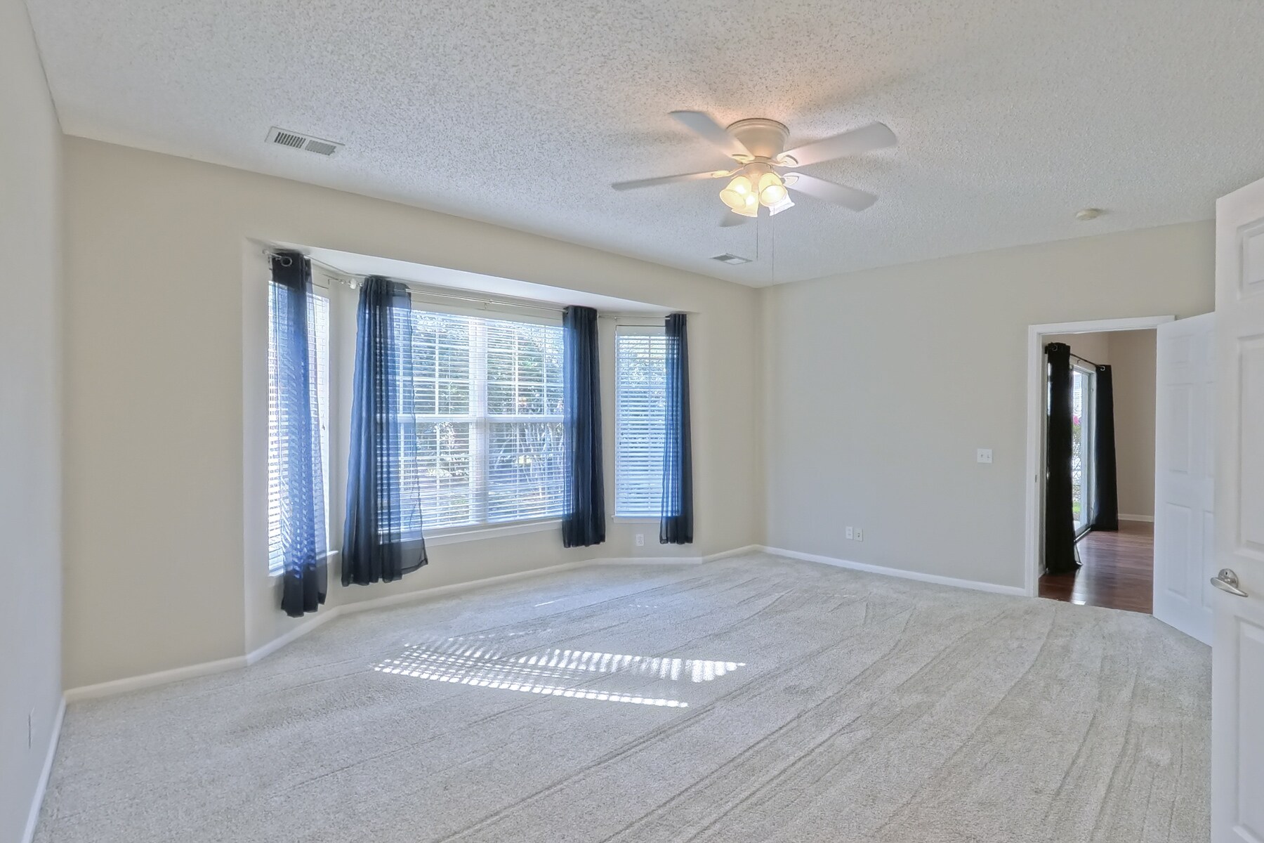 Building Photo - 149 Landing Ln