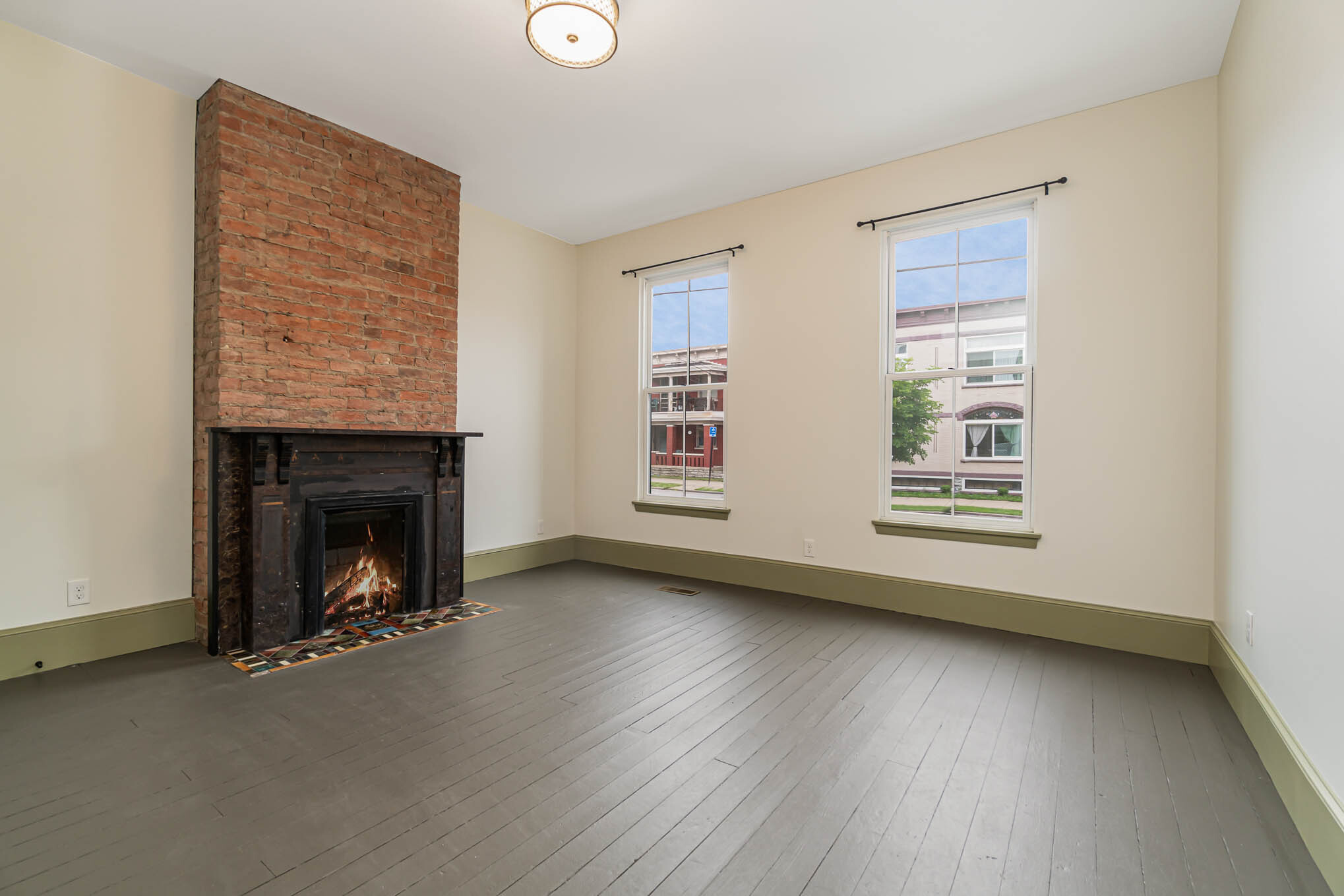 Building Photo - 1563 Holman St