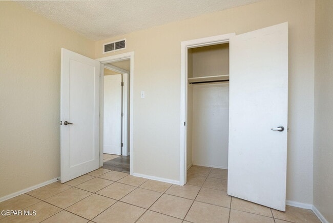 Building Photo - 9309 Montgomery Dr