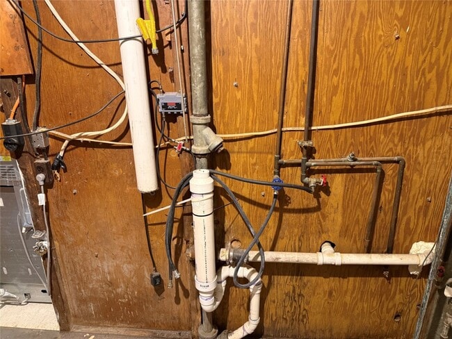 Building Photo - 1139 W 36th St