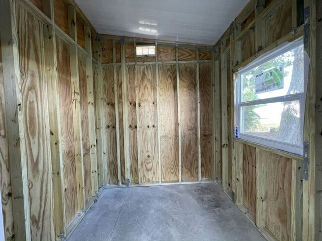 Building Photo - 5018 Windmill Manor Ave
