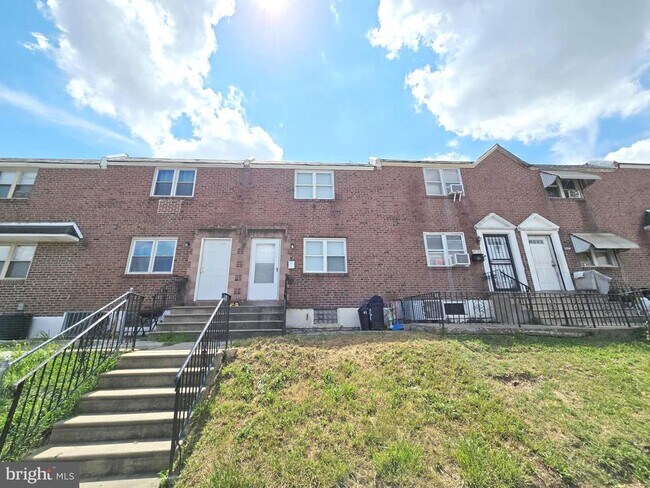 Building Photo - 5860 Oxford Ave