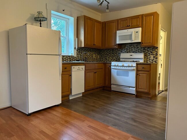 Building Photo - 340 NH-45