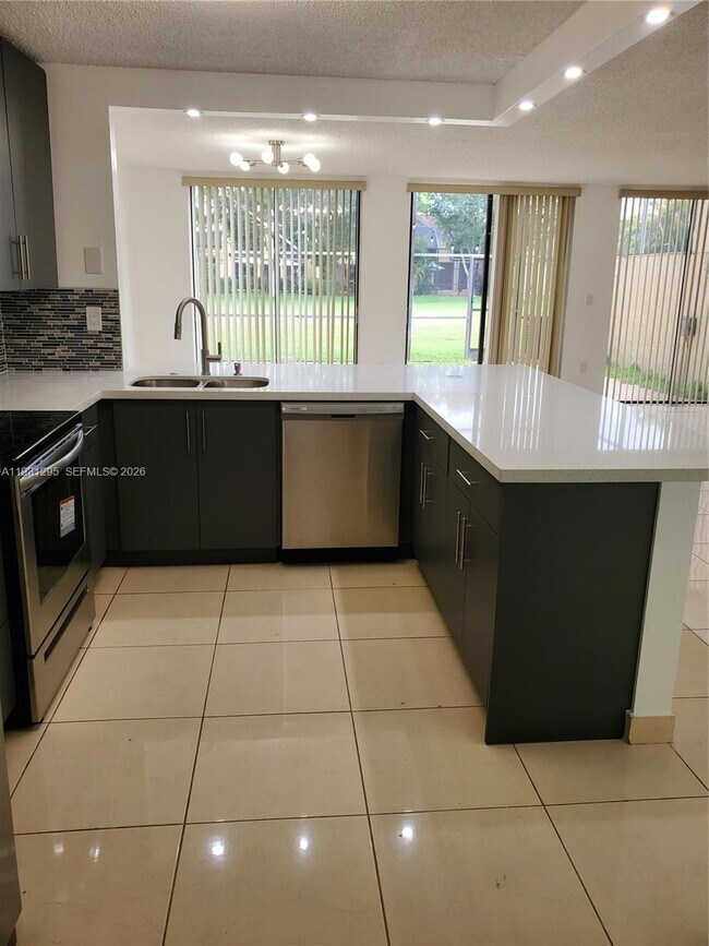 Building Photo - 10147 Costa Del Sol Blvd