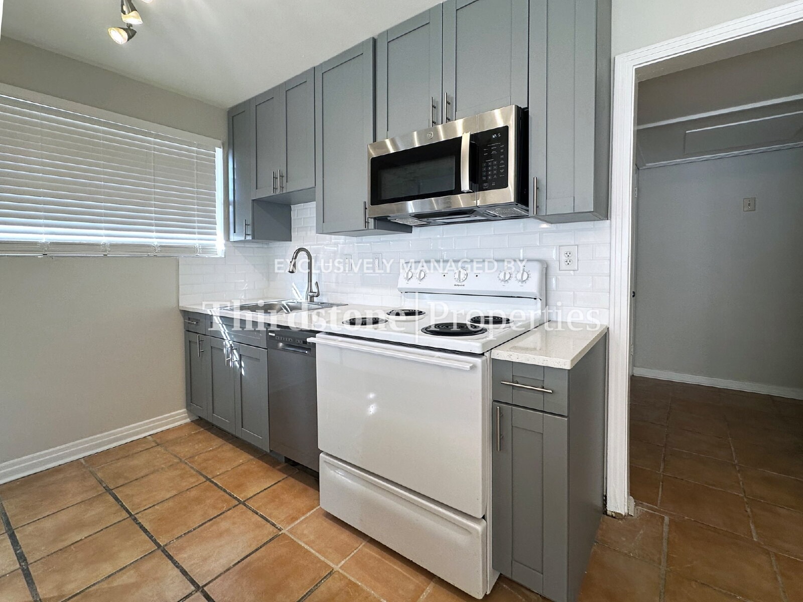 Building Photo - 2855 Lydia St