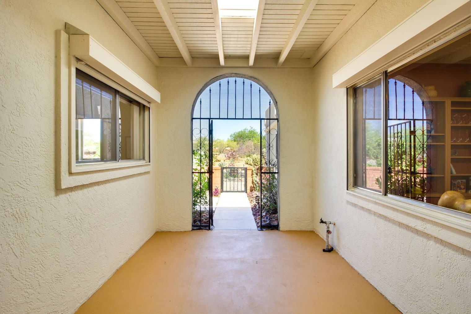Building Photo - 815 Placita Topa