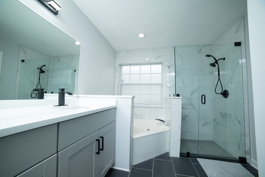 Building Photo - 7900 Canary Palm Ct