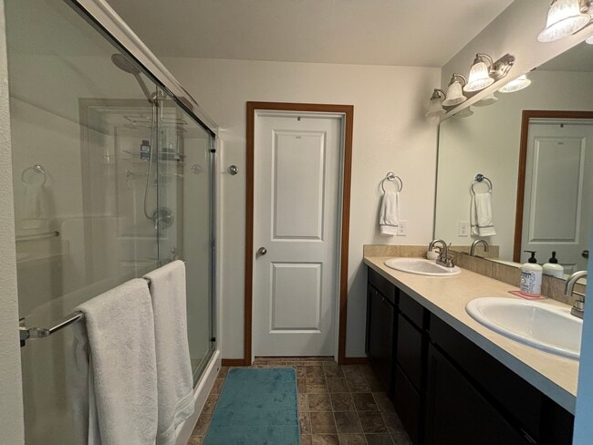 Building Photo - 680 NE Nantucket St