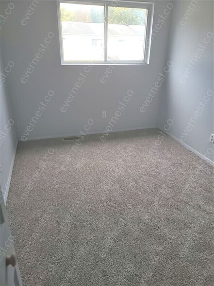 Building Photo - 161 Jenness Ln