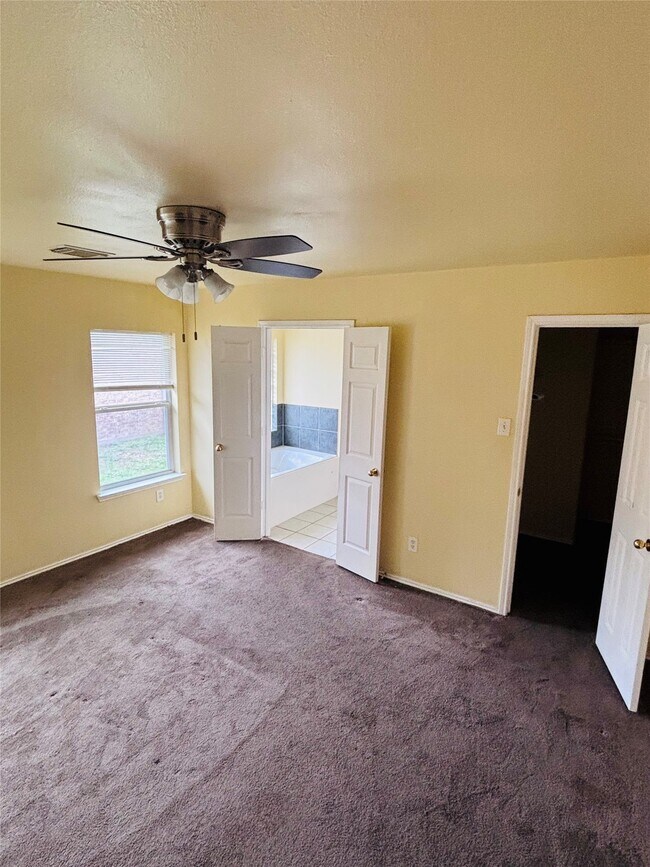 Building Photo - 6402 Hayman Dr
