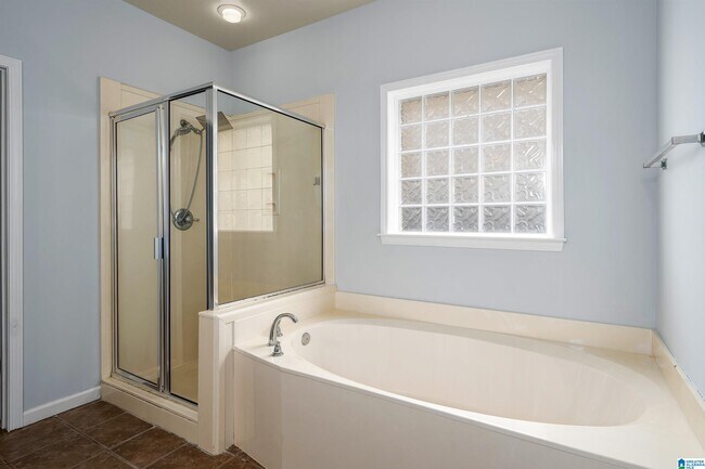 Building Photo - 2217 Chalybe Dr