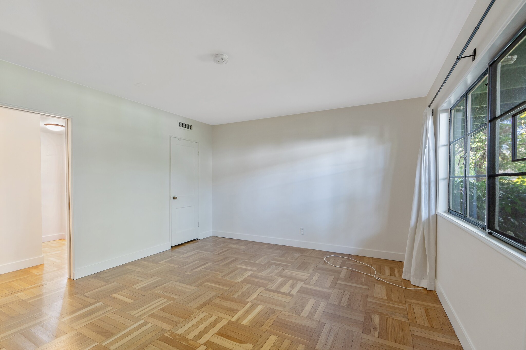 Building Photo - 5146 Village Grn
