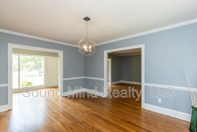 Building Photo - 3504 Hawthorne Rd