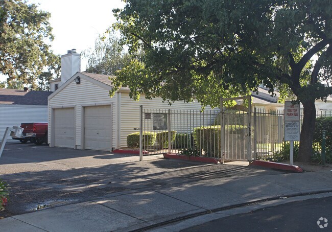 Building Photo - Winchester Oaks Condominiums