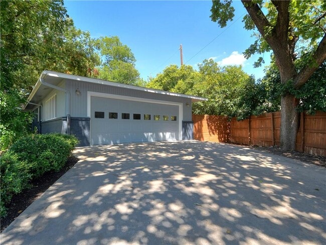 Building Photo - 4801 W Frances Pl