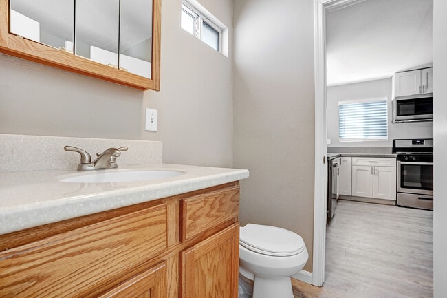 Building Photo - 6682 Ventura Ct