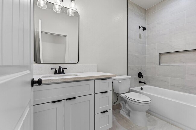 Building Photo - 17481 Granada Dr