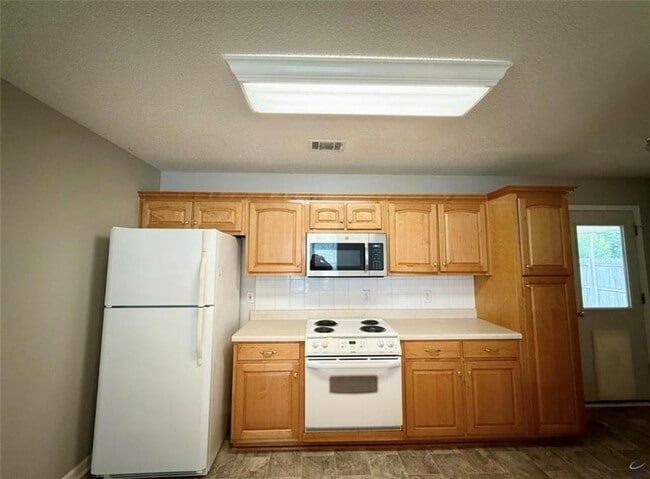 Building Photo - 448 Falkirk Dr