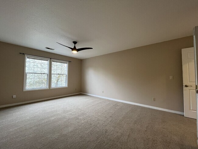 Building Photo - Stunning 4BR Home with Formal Living & Dining, Office & Gourmet Kitchen