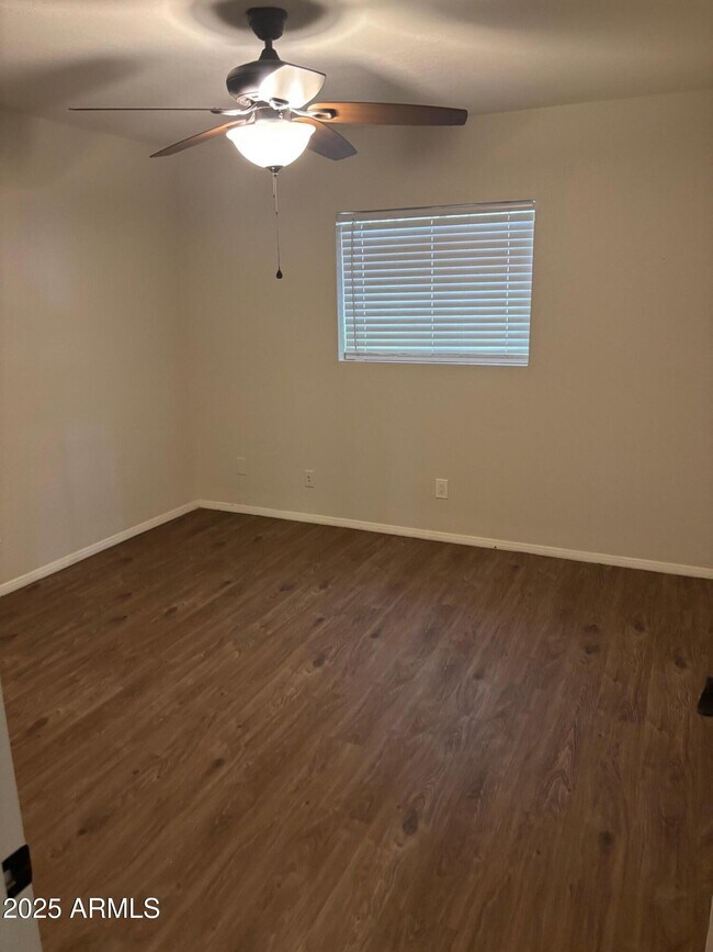 Building Photo - 3056 E Cannon Dr