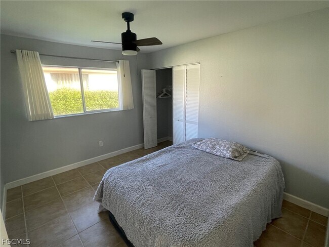 Building Photo - 5029 SW 11th Pl