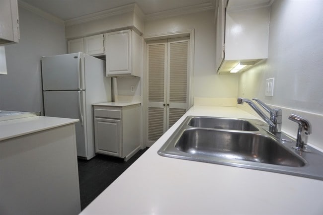 Building Photo - Charming Updated Two-Story Home in Gated C...