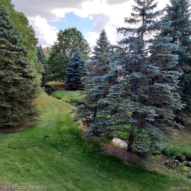 Building Photo - 31045 Pheasant Run St