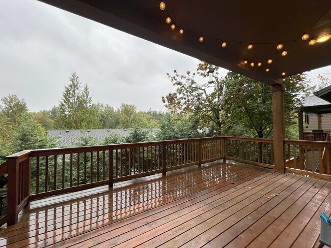 Building Photo - Spacious Corner-Lot Home with Three Levels...