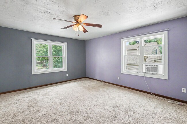 Building Photo - For Rent – 4 Bed 2 Bath Home