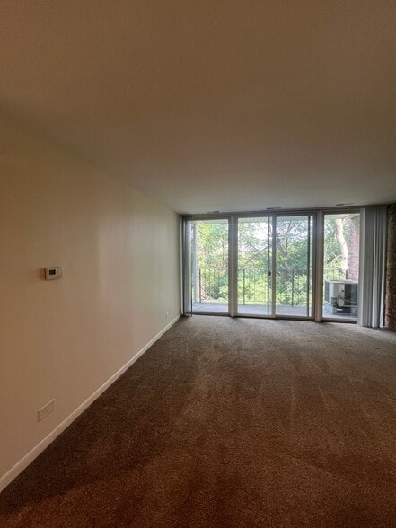 Building Photo - 5550 Abbey Dr