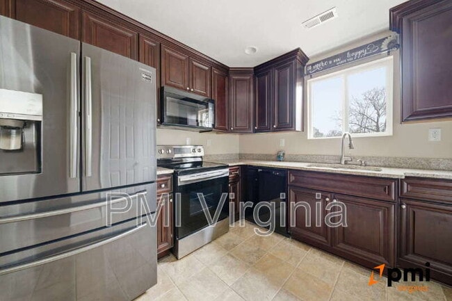 Building Photo - 324 W 36th St