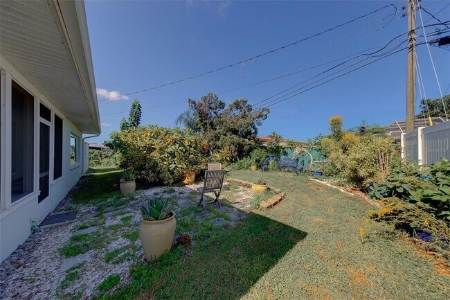 Building Photo - 196 E Overbrook Dr