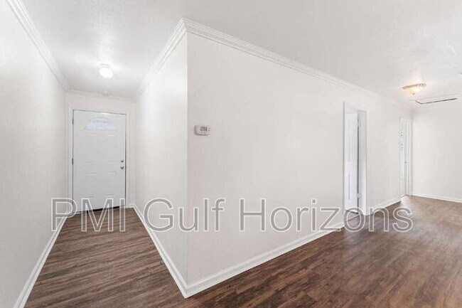 Building Photo - 620 Prichard Ave