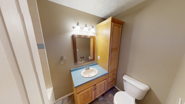 Building Photo - 1301 Center St