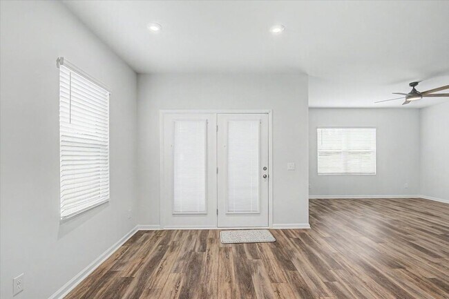 Building Photo - 783 Longleaf Dr