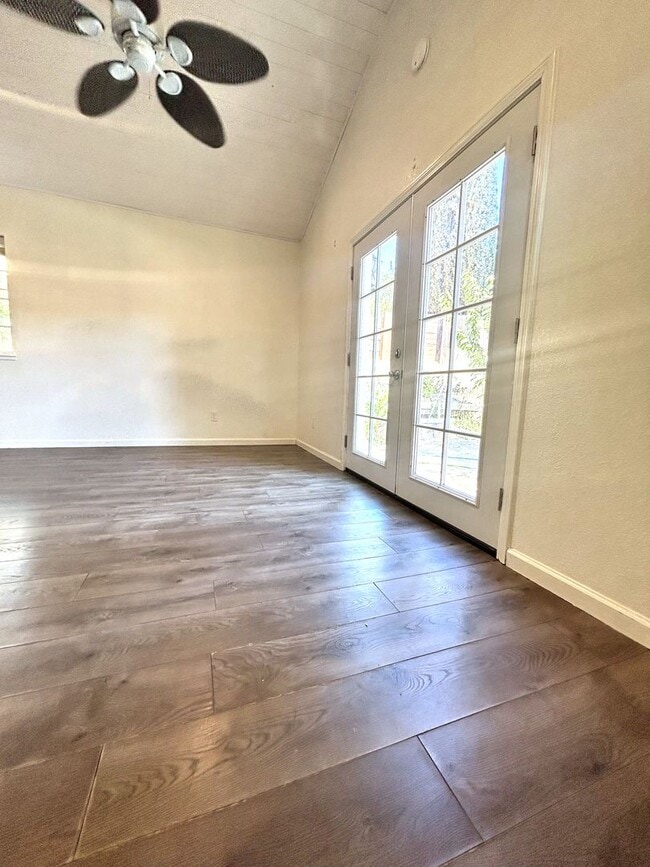 Building Photo - 1-Bedroom ADU with Full Kitchen, Loft & In...