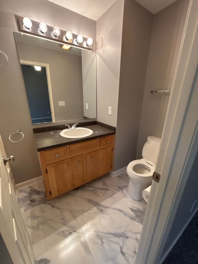 Building Photo - Your Dream Townhome Awaits