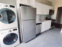 Building Photo - 2 bedroom in BRONX NY 10463
