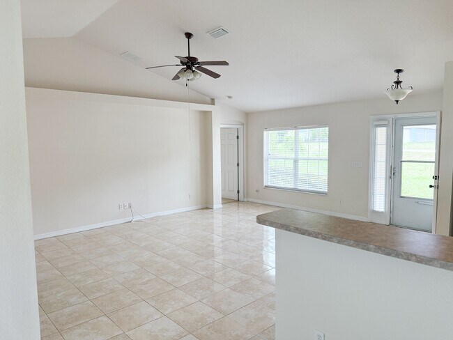 Building Photo - 87 Pine Crse Dr
