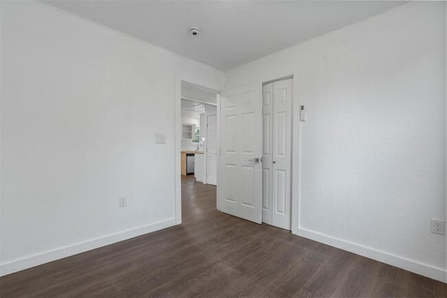 Building Photo - 1216 Jones St