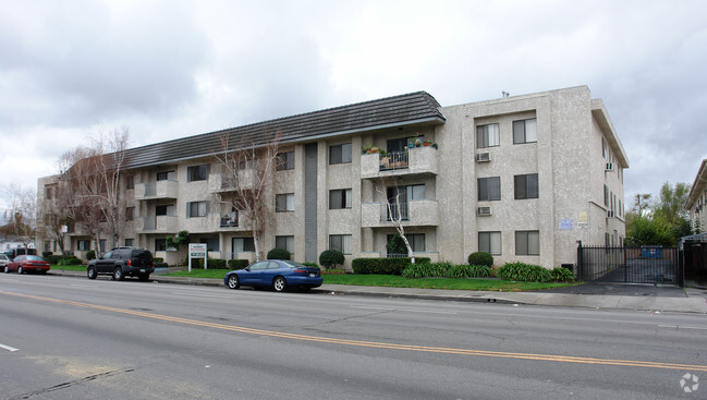 Building Photo - Vanowen Apartments