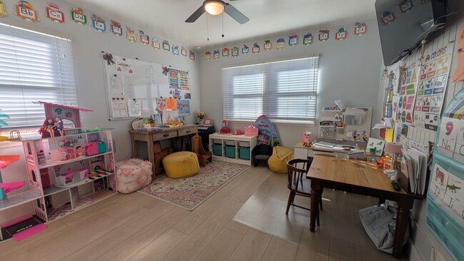 Building Photo - Newly remodeled home near Magnolia Center