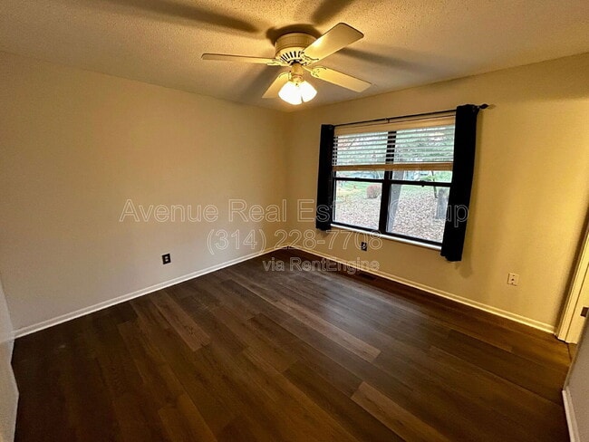 Building Photo - 662 Lakewood Dr