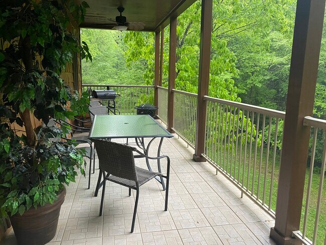 Building Photo - 512 Riverwalk Rdg Rd